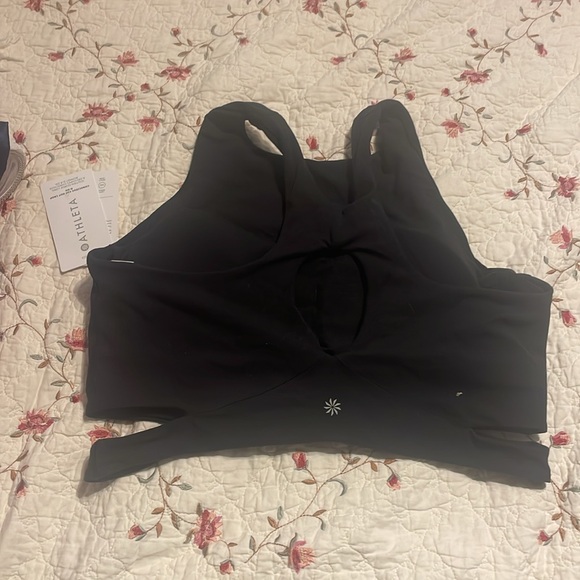 Athleta conscious cut out crop D DD sports bra NWT - Picture 3 of 4
